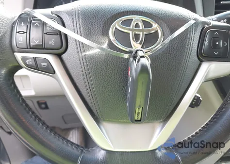 2017 Toyota Sienna Xle 8 Passenger from USA, damaged, VIN 5TDYZ3DC3HS858294